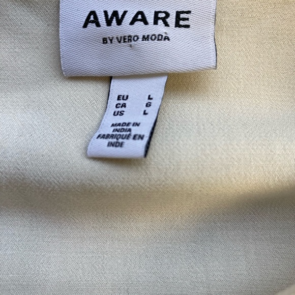 Aware Vero Moda button up viscose blouse - Picture 2 of 5